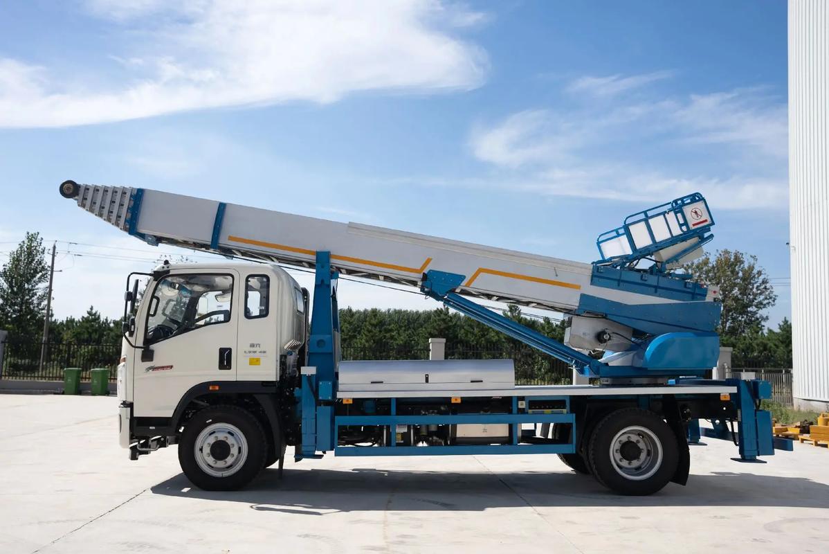 屯昌云梯上料车租赁费用