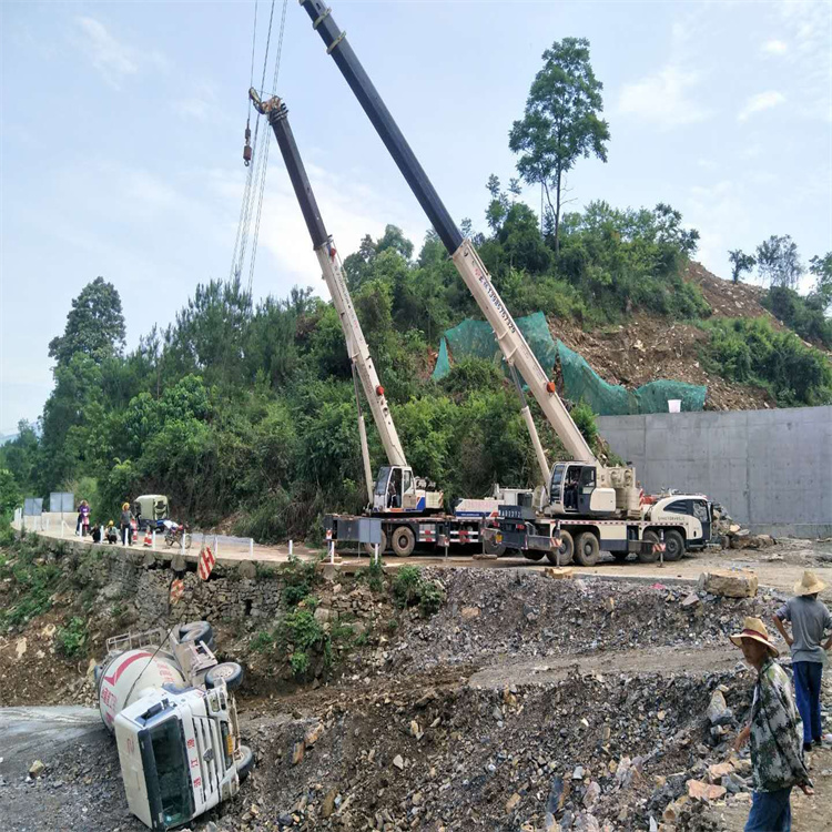 屯昌汽车掉沟里叫吊车救援要多少钱