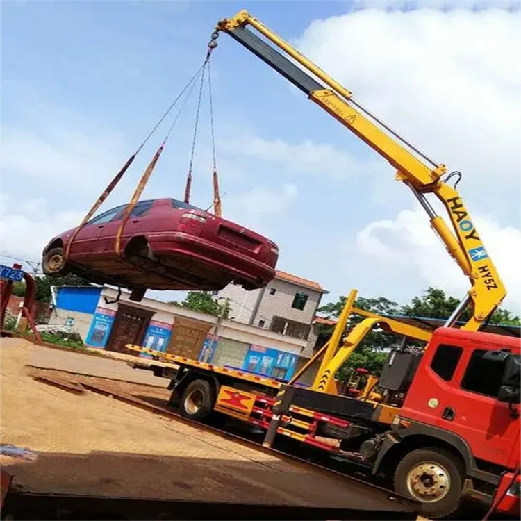 屯昌吊车吊汽车的正确方法